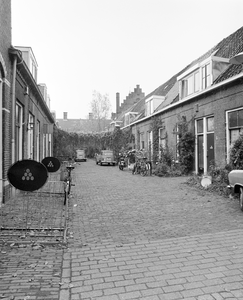885116 Gezicht in de Appelstraat te Utrecht, met op de achtergrond gebouwen op de Speyart van Woerden's Hof (Kerkstraat ...